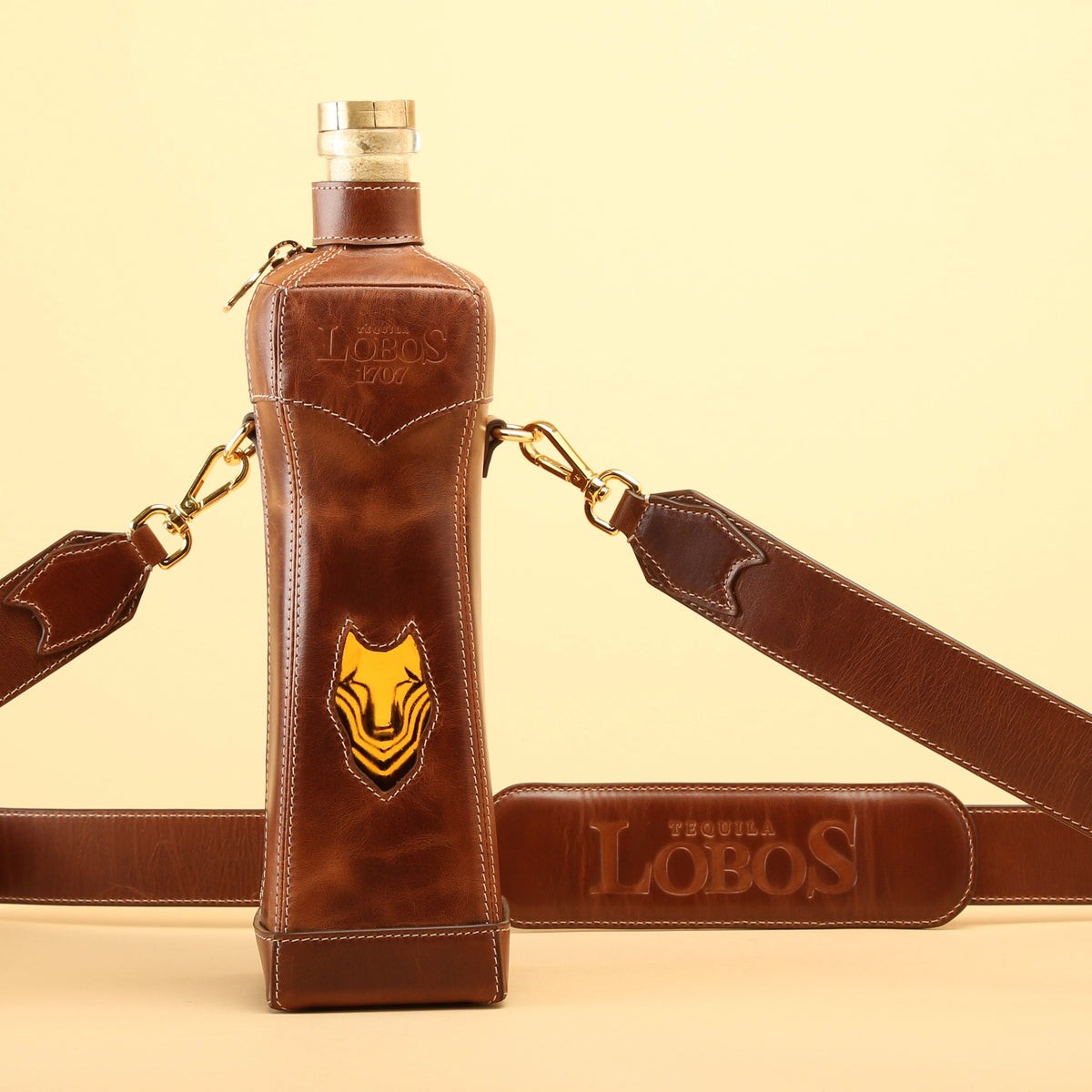 Maison Shéron custom leather Lobos 1707 bottle carrier